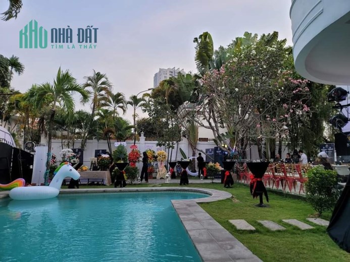 VILA SÂN VƯỜN THẢO ĐIỀN CỰC KỲ ĐẸP 700M2