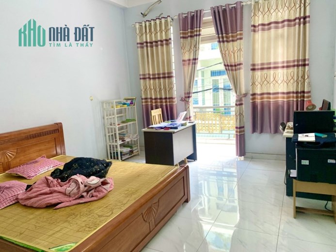 Lê Văn Thọ, HXH, 4m2 x12m, 5 tầng, giảm 1 tỷ bán gấp.