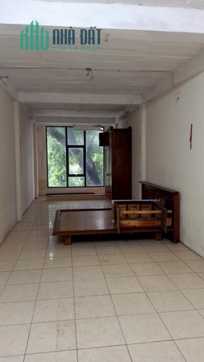 MẶT PHỐ NGỌC LÂM, VỈA HÈ THÊNH THANG, KINH DOANH VÔ ĐỊCH.