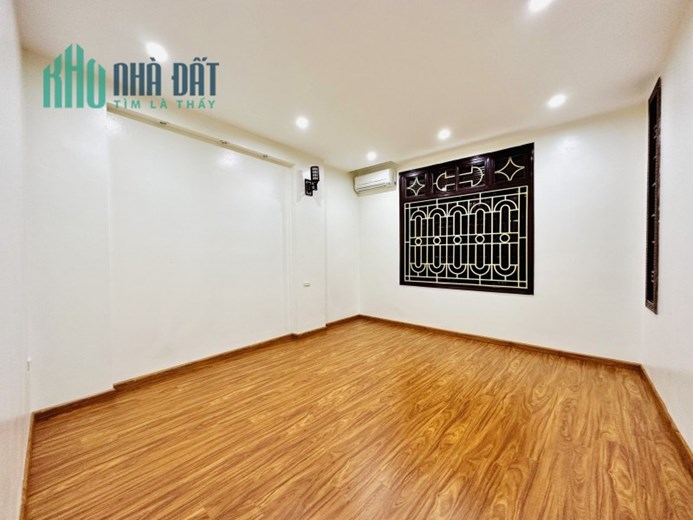 Bán nhà Trần Phú, Hà Đông. 40m2 x 5 Tầng. MT 5.5m. LÔ GÓC. Ô TÔ TRÁNH. KINH DOANH. Hơn 7 tỷ.