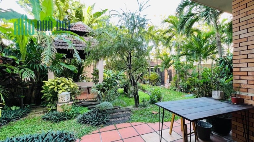 Bán Biệt Thự Sân Vườn Mặt Tiền Quận Sơn Trà Đà Nẵng Diện Tích 450m2 2 Tầng Chỉ 4X Tỷ
