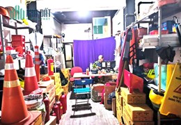 Bán nhà Mặt Phố Nguyễn Trãi 80m2, 1 mặt phố,1 mặt ngõ thông, Ô tô, vỉa hè đá bóng, kinh doanh, Giá