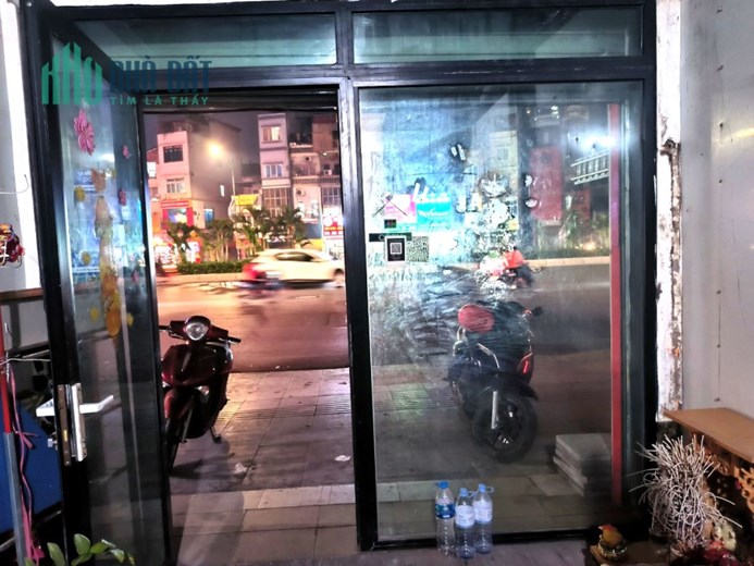 Bán nhà Mặt Phố Nguyễn Trãi 80m2, 1 mặt phố,1 mặt ngõ thông, Ô tô, vỉa hè đá bóng, kinh doanh, Giá