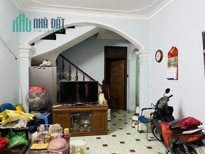 Bán Nhà đẹp, Trường Chinh, 86m2, cách phố 5m, 3 tầng, ô chờ thang máy, Giá 7 tỷ!!!