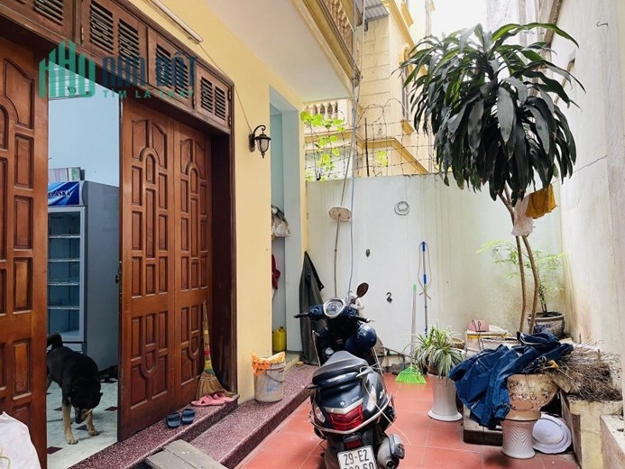 Bán Nhà đẹp, Trường Chinh, 86m2, cách phố 5m, 3 tầng, ô chờ thang máy, Giá 7 tỷ!!!