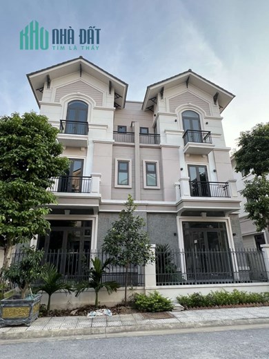 Nhỉnh 6 tỷ có ngay biệt thự vườn 135m2 Centa Villas tiếp giáp Long Biên Ninh Hiệp