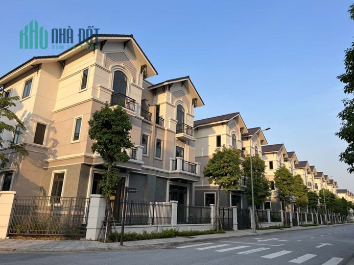 Nhỉnh 6 tỷ có ngay biệt thự vườn 135m2 Centa Villas tiếp giáp Long Biên Ninh Hiệp