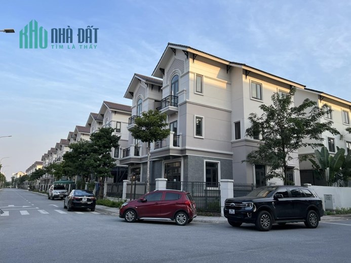 Nhỉnh 6 tỷ có ngay biệt thự vườn 135m2 Centa Villas tiếp giáp Long Biên Ninh Hiệp