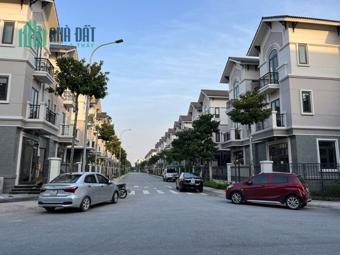 Nhỉnh 6 tỷ có ngay biệt thự vườn 135m2 Centa Villas tiếp giáp Long Biên Ninh Hiệp
