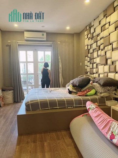 HẺM XE HƠI TRÁNH NHAU LÂM VĂN BỀN -TÂN KIỂNG Q7 - CHÍNH CHỦ TRANG BÌA - CHỦ NGỘP CẦN BÁN GẤP