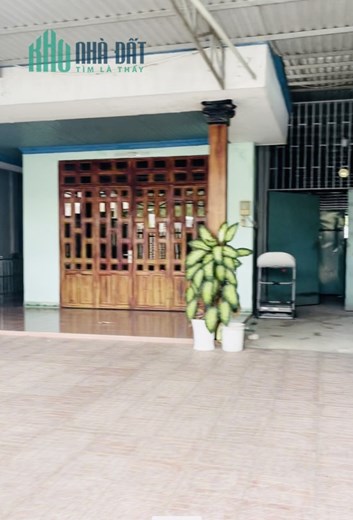 CHÍNH CHỦ CẦN BÁN NHÀ TẶNG NỘI THẤT VỊ TRÍ MẶT TIỀN.