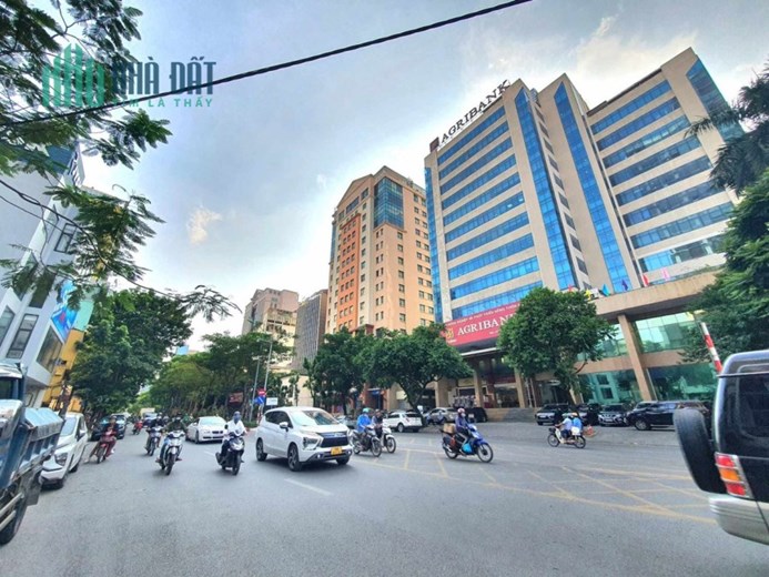 DUY NHẤT 1 CĂN PHỐ LÁNG HẠ, BA ĐÌNH 120M, 4T, MT 5.5M, OTO TRÁNH, TẶNG GPXD 8T, 20TY. 0937651883.