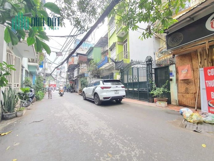 DUY NHẤT 1 CĂN PHỐ LÁNG HẠ, BA ĐÌNH 120M, 4T, MT 5.5M, OTO TRÁNH, TẶNG GPXD 8T, 20TY. 0937651883.