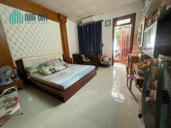 Bán nhà Phan Huy Ích, Hẻm xe hơi, 4x16m, 2 tầng sẵn nội thất gỗ đẹp chỉ 4.55 tỷ TL
