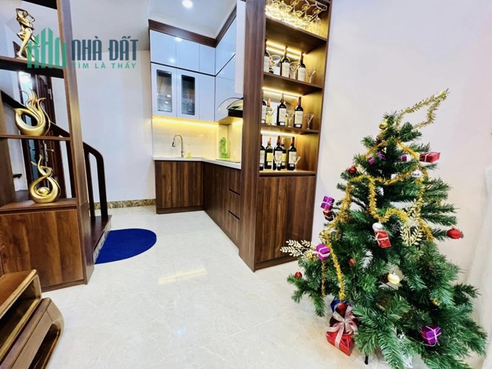 Bán Quận Nhà Thanh Xuân 30m2 5 Tầng Lô Góc, Full Nội Thất Xịn, Giá 5.4 Tỷ