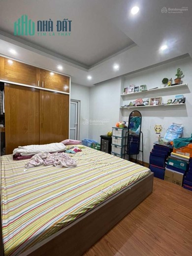 Chính chủ muốn bán căn 2 Phòng ngủ Gemek Tower 1 . Trục 20A, diện tích thông thuỷ 73.2 m2, diện