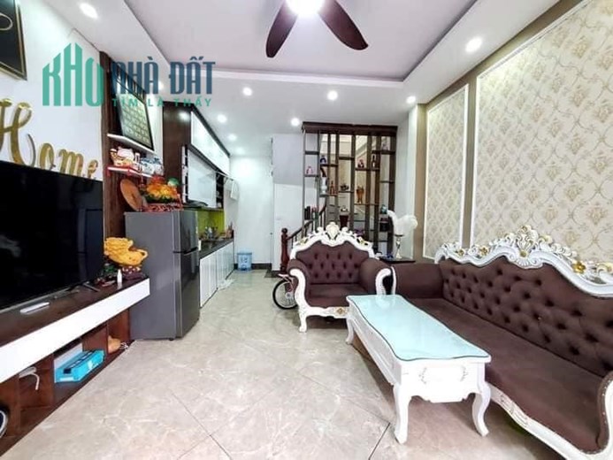Rất Cần Bán Nhà Ngọc Lâm, Long Biên 5T, 33m2 giá 3,4 tỷ