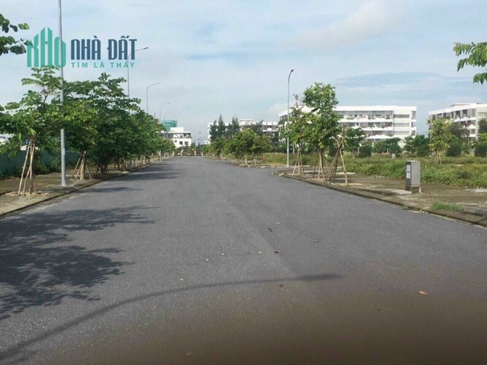 Đất FPT 144m2 giá 2.95  tỷ, vị trí đẹp