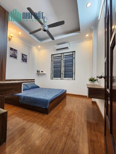 BÁN NHÀ BẠCH MAI, CHỢ MƠ 41M 5 Tầng. Gần phố, sát Ô tô hơn 4 tỷ