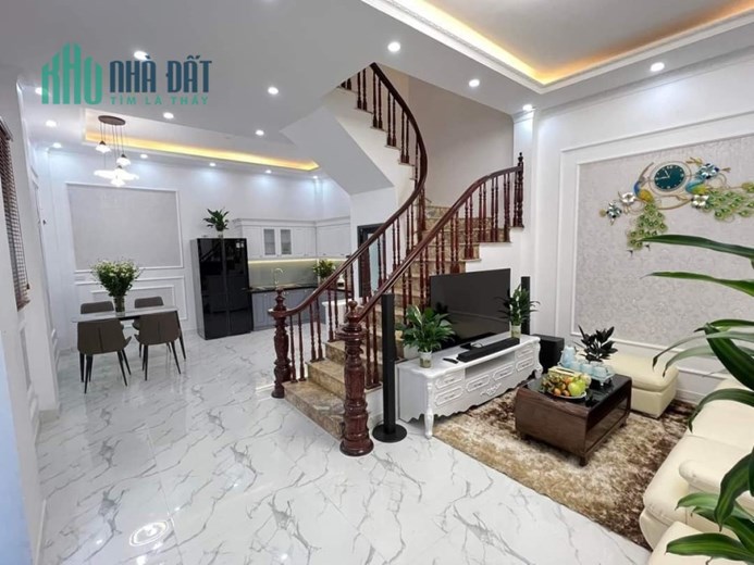 Hiếm! Bán nhà Kim Đồng phân lô ô tô 52M2 5T 6PN giá 7 tỷ 8.