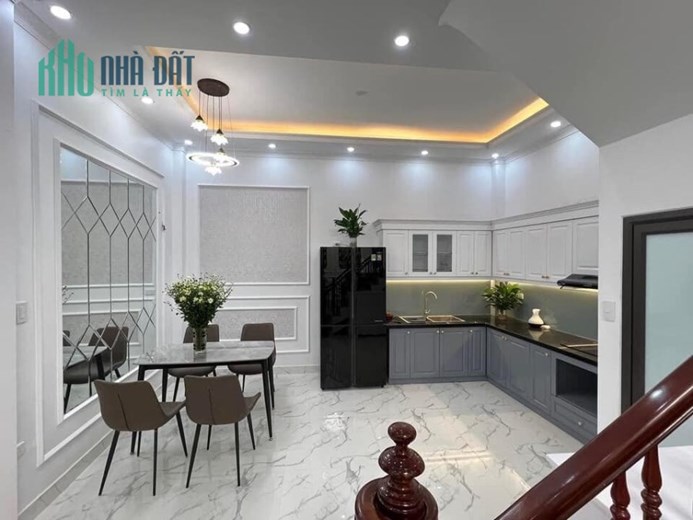 Hiếm! Bán nhà Kim Đồng phân lô ô tô 52M2 5T 6PN giá 7 tỷ 8.