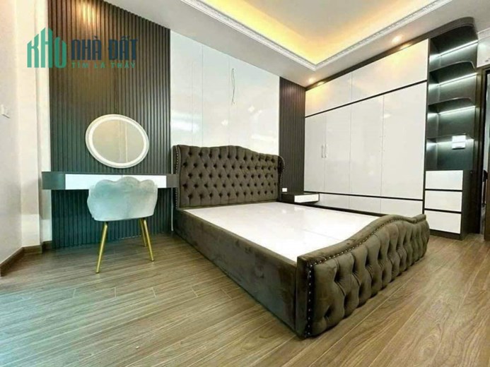 Hiếm! Bán nhà Kim Đồng phân lô ô tô 52M2 5T 6PN giá 7 tỷ 8.