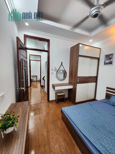 BÁN LUÔN NHÀ BẠCH MAI, CHỢ MƠ 43M 5 Tầng. Gần phố, sát Ô tô hơn 4 tỷ