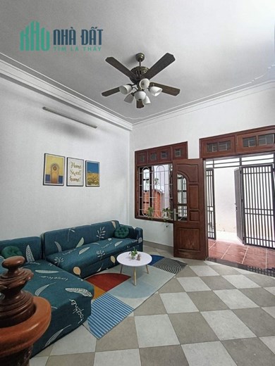CC BÁN GẤP NHÀ NGÕ 94 TÂN MAI, MẶT NG DT 40M Ô TÔ 5 tạ đỗ cửa, KINH DOANH. CHỈ 3 TỶ