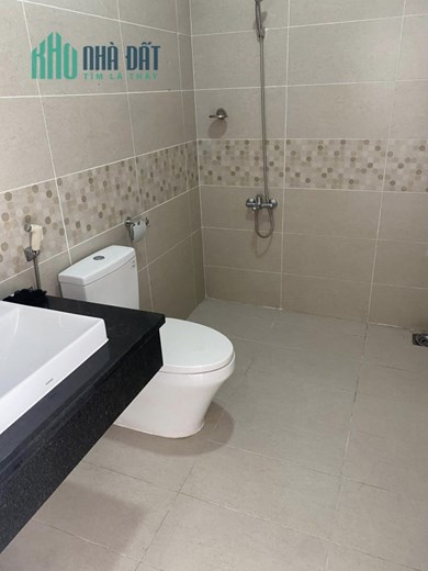 Nhà 3 lầu hoành tráng cách đường lớn Phạm Văn Đồng 30m
