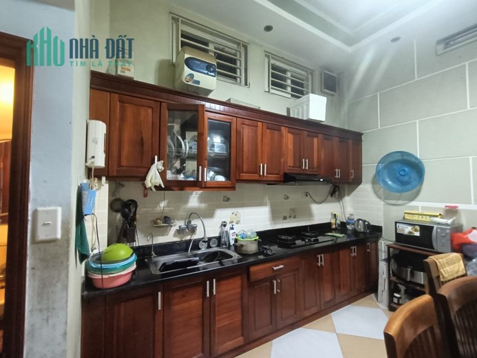Bán Nhà Lô Góc Vị Trí TT Quận Cầu Giấy 40m2x5T Giá 9,7 Tỷ
