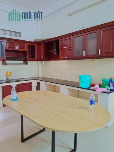 DTSD 200M2 - 3 TẦNG ( 4x17) - 4PM HẺM NHỰA XE HƠI TRÁNH THÔNG - SÁT MẶT TIỀN - VỊ TRÍ KINH DOANH