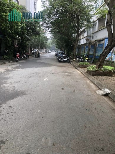 Đất P/Lô Cổng Đồng-La Khê, ngã tư Lê Trọng Tấn 50m, giá 5.9 tỷ