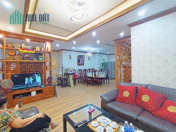 Hiếm - Căn 3PN 3WC cc MD Complex diện tích 147m2 giá 6,1 tỷ đẹp thoáng mát.