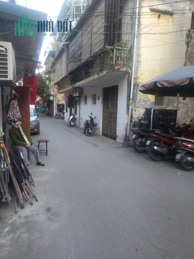 Cho thuê căn hộ tập thể tầng 1 Thành Công Ba Đình, 60m2, mặt tiền 5m, 8 triệu/tháng