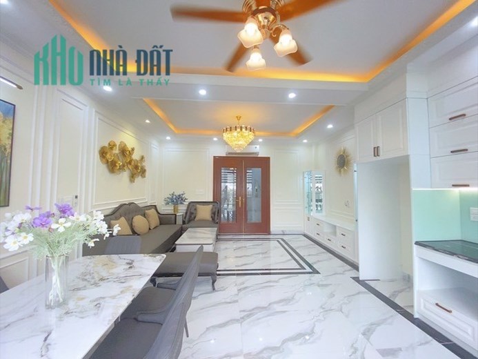 Cần bán Lạc Long Quân - 10m ra phố - lô góc 2 thoáng - 80m x 4 Tầng - MT 7m