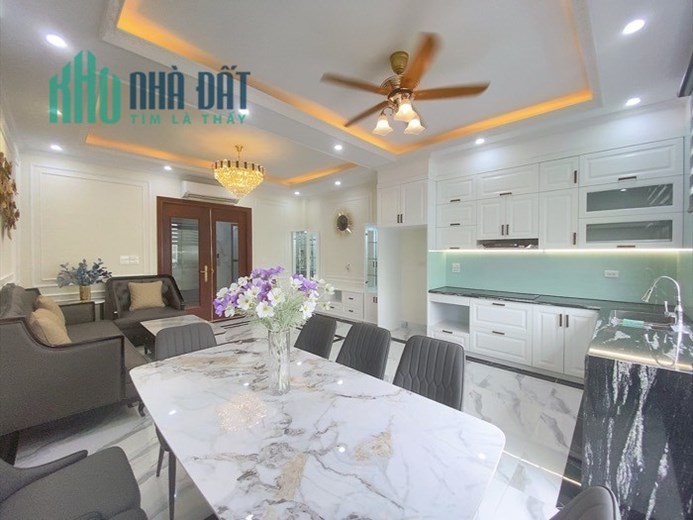 Cần bán Lạc Long Quân - 10m ra phố - lô góc 2 thoáng - 80m x 4 Tầng - MT 7m