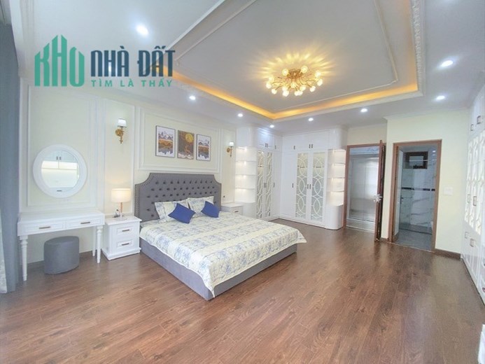 Cần bán Lạc Long Quân - 10m ra phố - lô góc 2 thoáng - 80m x 4 Tầng - MT 7m