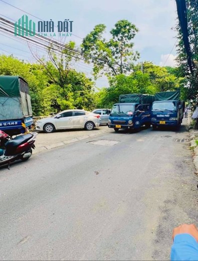 Toà văn phòng 9T có hầm Hoàng Quốc Việt, vỉa hè, ô tô tránh giá 41.9 tỷ