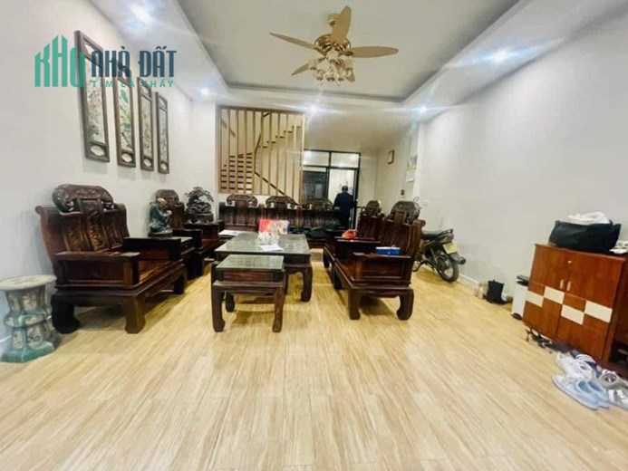BÁN NHÀ VỊ TRÍ ĐẮC ĐỊA, 7 TẦNG, THANG MÁY, Ô TÔ TRÁNH, KINH DOANH ĐỈNH QUẬN CẦU GIẤY.