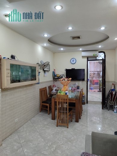 Cho Thuê Ngôi Nhà KD mặt phố Khâm Thiên, Đống Đa