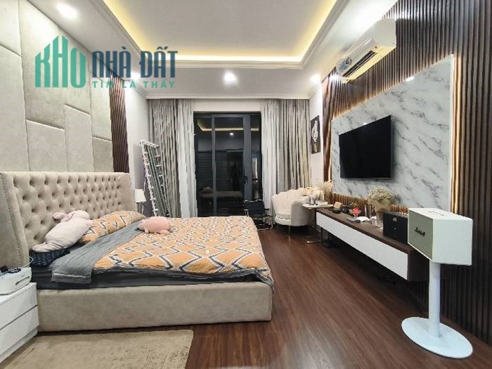 Bán GẤP! Siêu phẩm P/ lô Nguyễn Văn Cừ, full nội thất 5 sao, ô tô, 70m2 x 4T, nhỉnh 12 tỷ