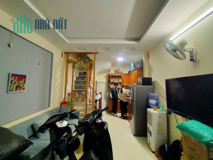 Bán nhà Ngọc Thụy,Long Biên 4 tầng ,30m2,hàng hiếm, lô góc chỉ 2.9 tỷ