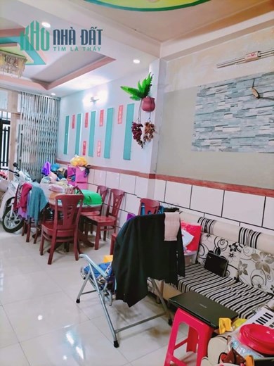 BÁN NHÀ - QUẬN 11 - LẠC LONG QUÂN - SÁT MẶT TIỀN - GIÁP ĐẦM SEN - 40M2 - 3 TẦNG BTCT