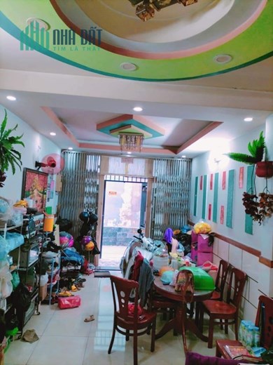 BÁN NHÀ - QUẬN 11 - LẠC LONG QUÂN - SÁT MẶT TIỀN - GIÁP ĐẦM SEN - 40M2 - 3 TẦNG BTCT