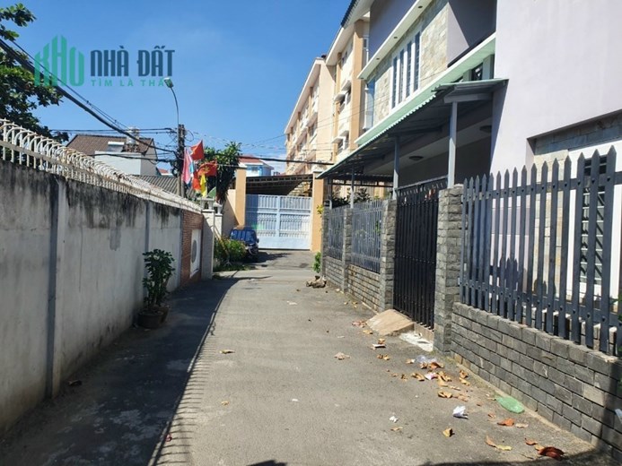 bán nhà cấp 4 ngày chợ Khiết Tâm , Bình Chiểu . 60m2 hẻm xe hơi