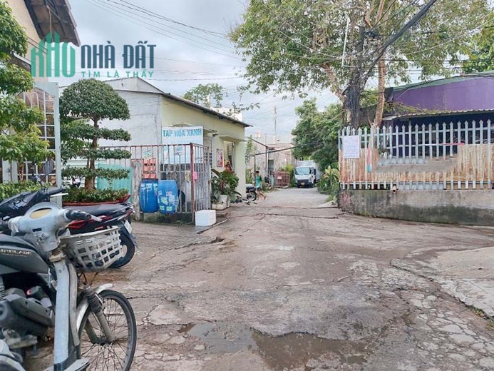 Bán nhà HẺM XE TẢI Đình Phong Phú, 52m2_4x12.6m, 1 TRỆT 1 GÁC, Giá chỉ nhỉnh 4 tỷ.