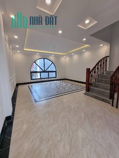 Bán nhà Thạch Bàn nối với Vũ Xuân Thiều 36m, 5 tầng, mới tinh, ô tô đỗ cửa.Chỉ 3,35 tỷ.