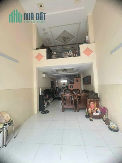 Bán căn hộ dịch vụ Ngang 4.68x 23- đúc 6 tấm có 80 triệu m xóm Chiếu Q4