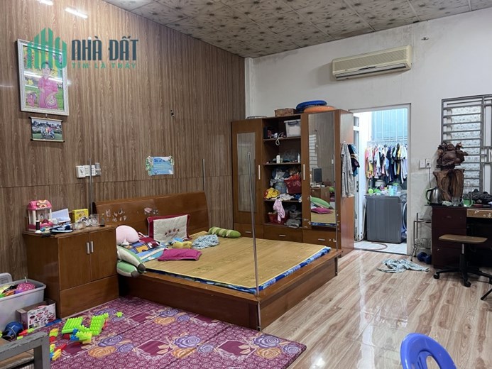 Nhà chỉ 5.2 tỷ, Đường 12 mét có vỉa hè. Khu phân Lô, Hóc Môn giáp Quận 12