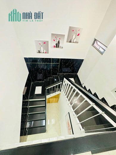 ♥ Nhà Lê Độ kiệt thẳng, 65m2, 2 tầng đẹp, 2.35 tỷ